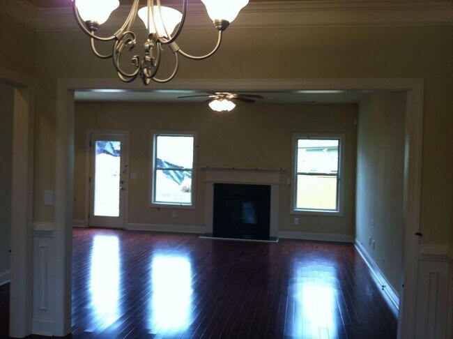 Building Photo - 2265 Harvest Ridge Cir NE