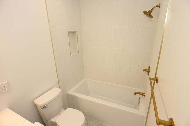 Building Photo - Newly Updated & Renovated Carmel Home!