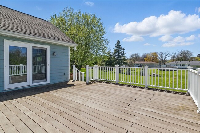Building Photo - 12 White Oak Bend