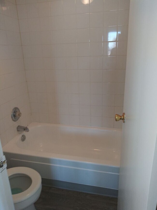 Building Photo - Your new home is waiting for you!