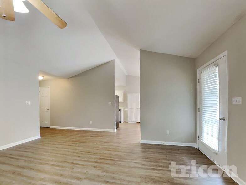 Building Photo - 47 Spaniel Ln