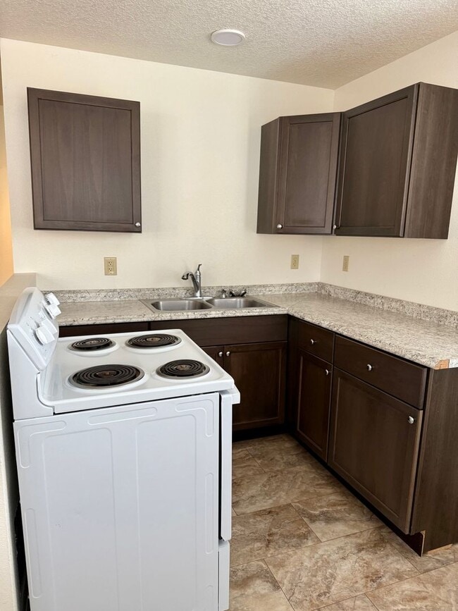 Building Photo - 1 Bedroom Sellwood