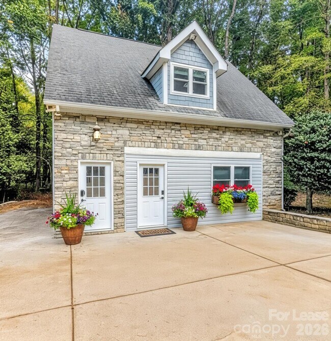 Building Photo - 14625 Phillips Rd