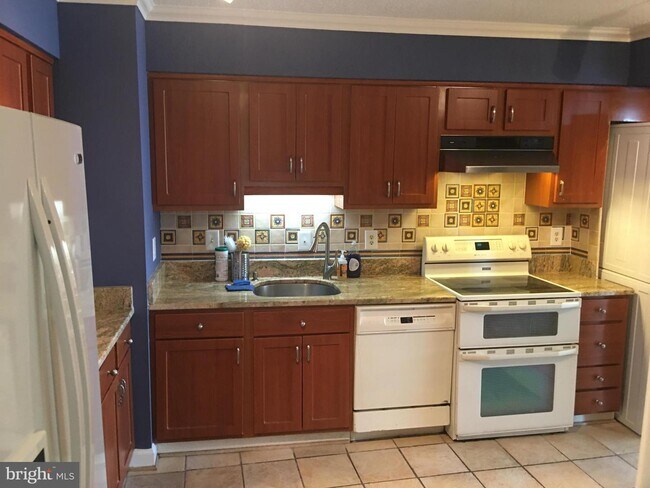 Building Photo - 3713 S George Mason Dr