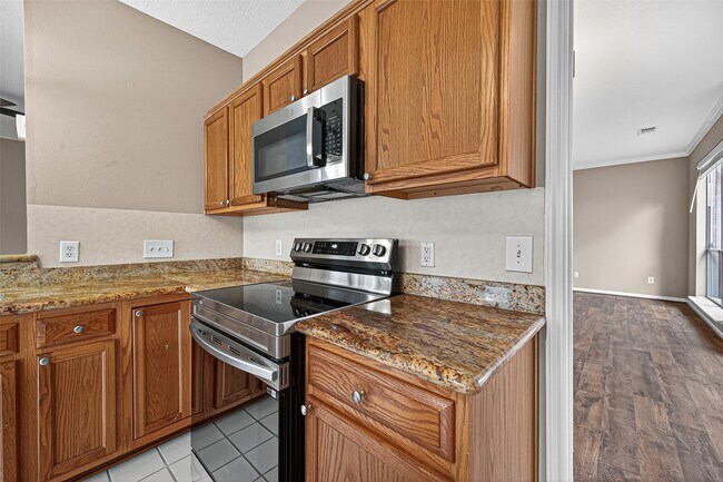 Building Photo - 2143 Mossy Trail Dr