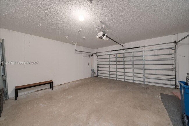 Building Photo - 720 Falling Water Rd