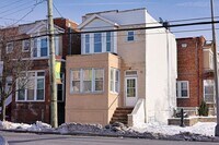 Building Photo - Well-kept 3 Bed, 1 Bath Single Family Home - Schedule your tours now!