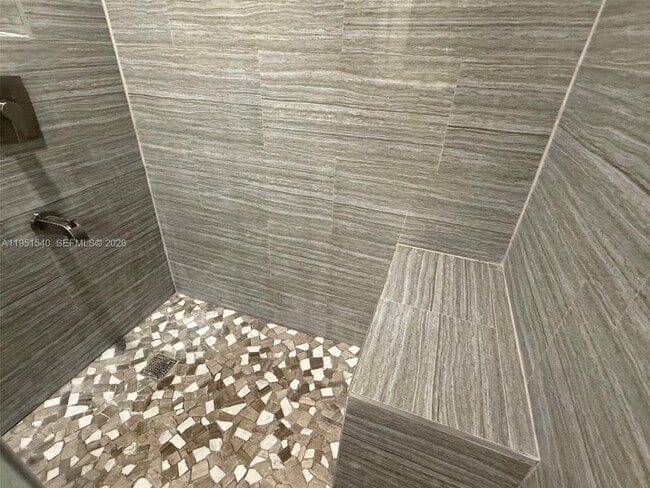 Building Photo - 6770 Indian Creek Dr