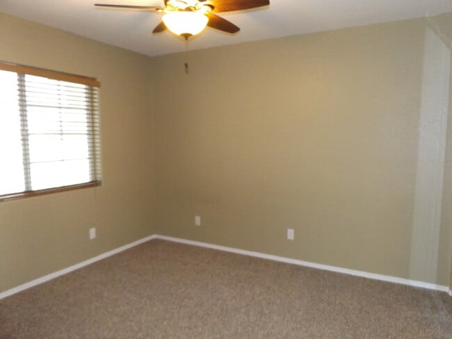 Building Photo - 2895 Ranchero Dr