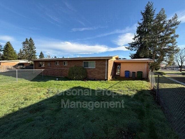 Building Photo - 700 Garrison Terrace