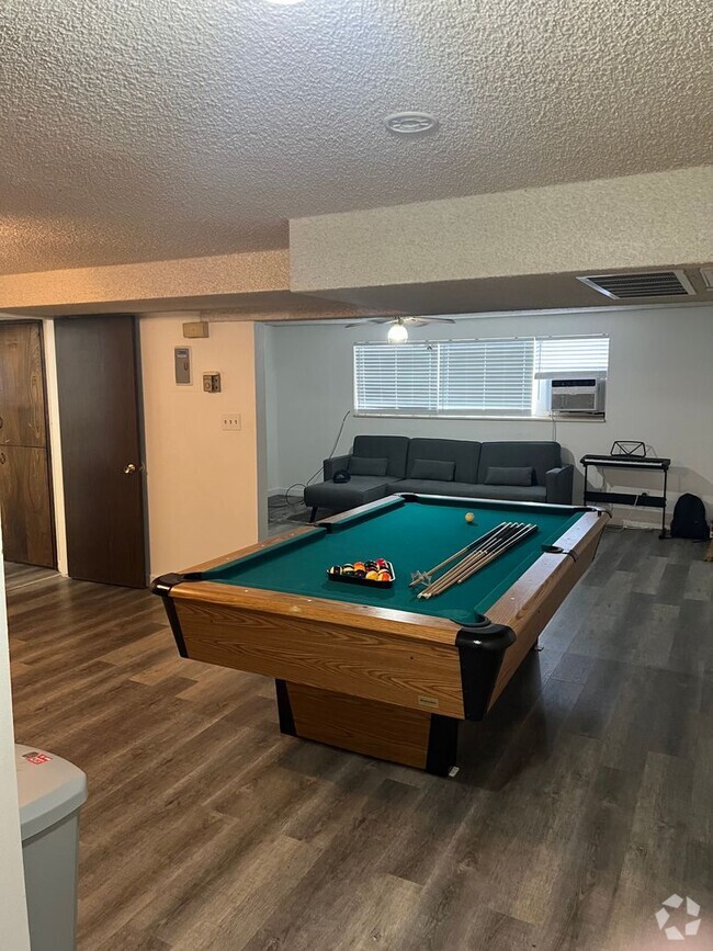 Building Photo - SINGLE FAMILY HOUSING - 2 bed/1 bath just...