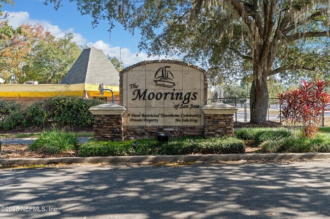 Building Photo - 9960 Moorings Dr