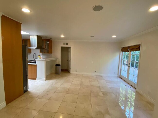 Building Photo - 16636 Calneva Dr