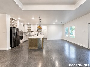 Building Photo - 656 Fawn Dr