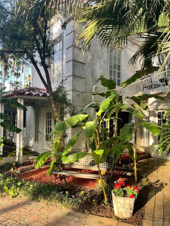 Building Photo - 11 Hall Acres