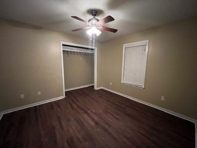 Building Photo - 5618 Emily Ln