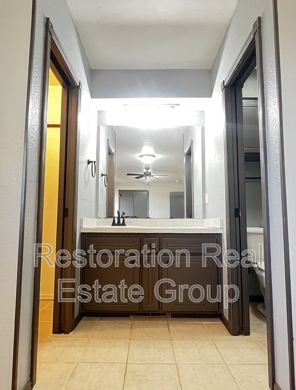 Building Photo - 819 N2964 Rd