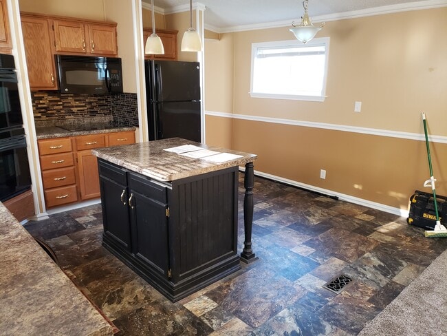 Building Photo - 3030-3012 12th Ave