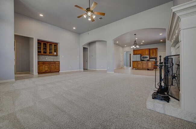 Building Photo - 2785 Lake Forest Dr