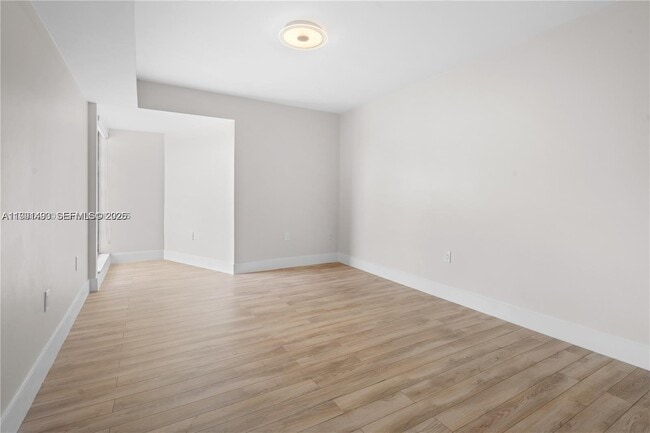 Building Photo - 8830 SW 123rd Ct