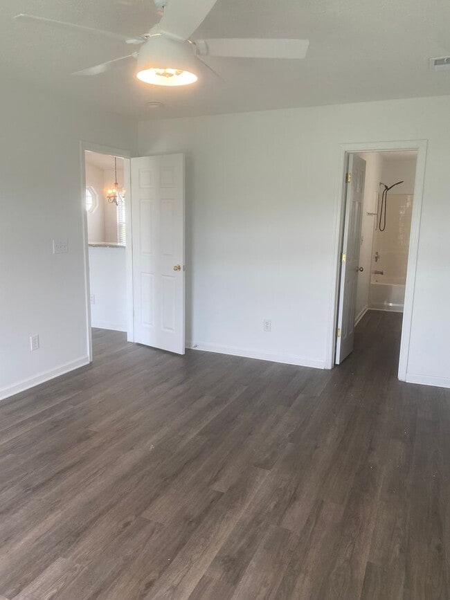 Building Photo - Walkers Woods - 3 Bed / 2 Bath Single Family Home for Rent