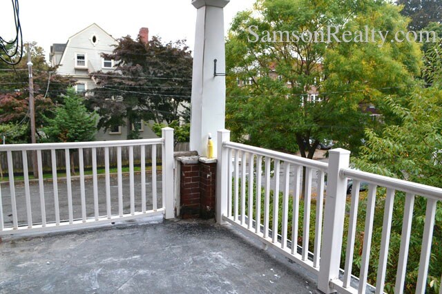 Building Photo - 136 Irving Ave