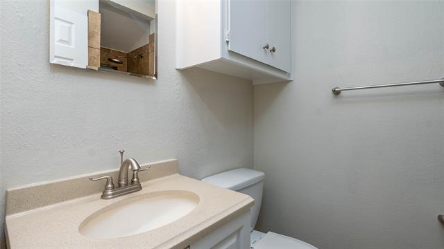 Building Photo - 5621 Brent Dr