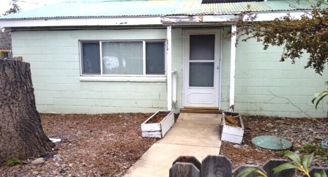 Building Photo - 166 Ponderosa Dr