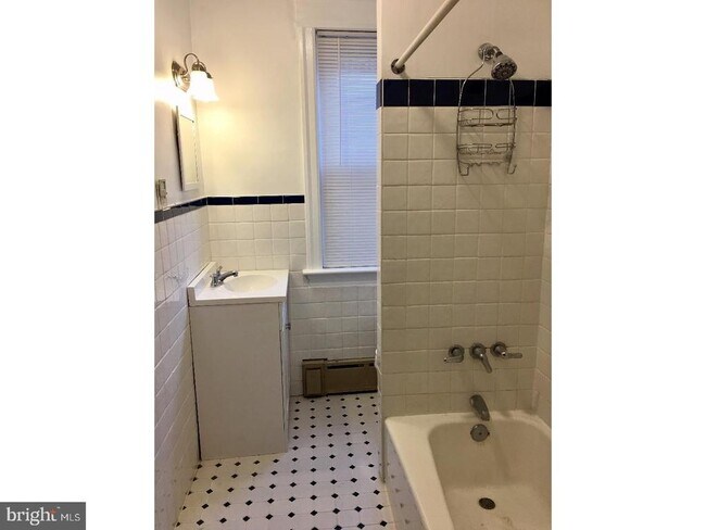 Building Photo - 351 Krams Ave