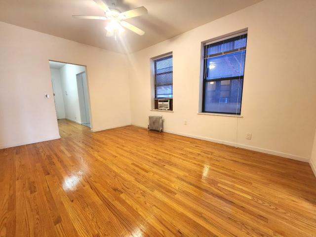 Building Photo - 1 bedroom in SUNNYSIDE NY 11104