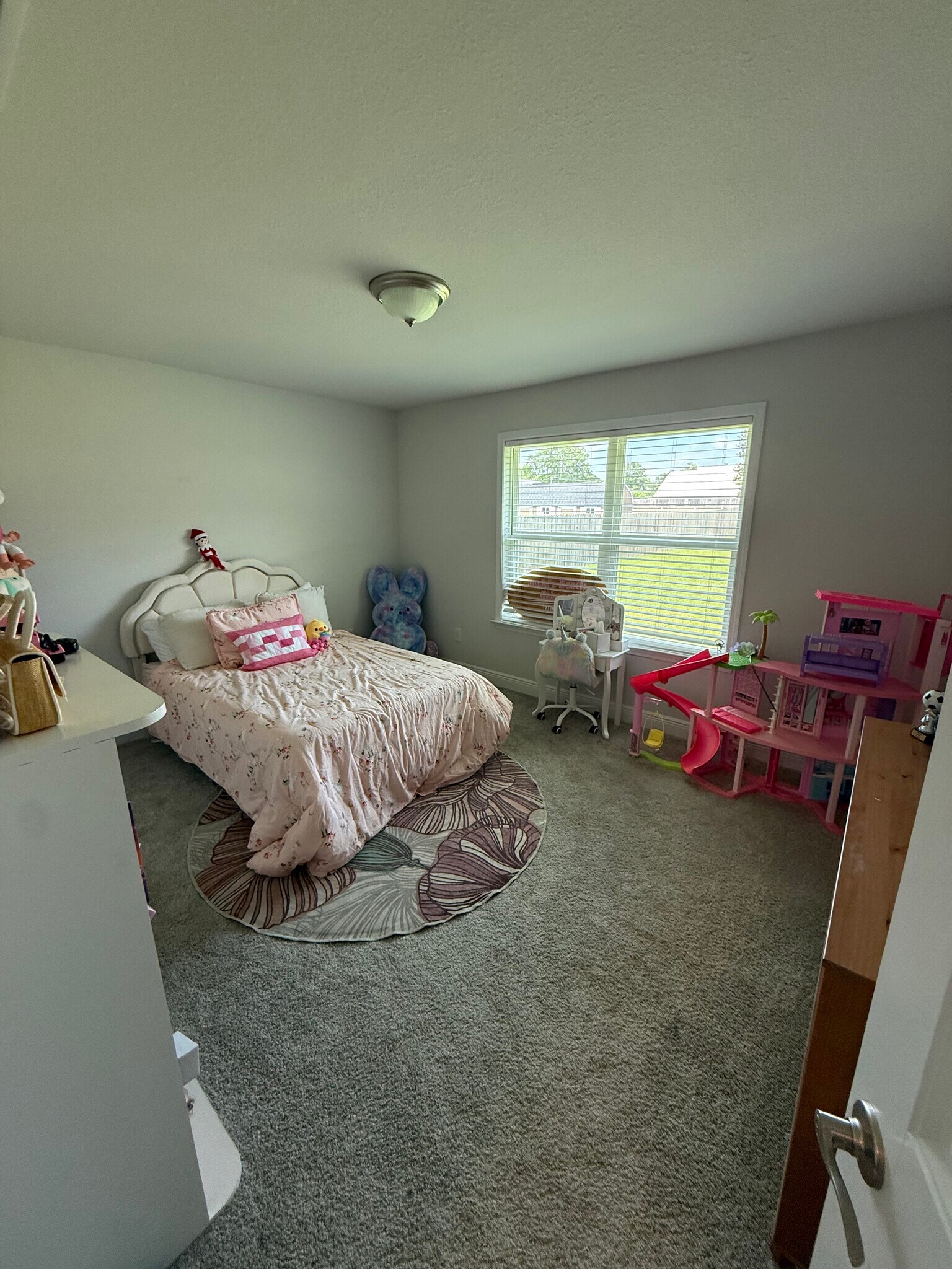 Building Photo - 23257 Ridgewood Dr