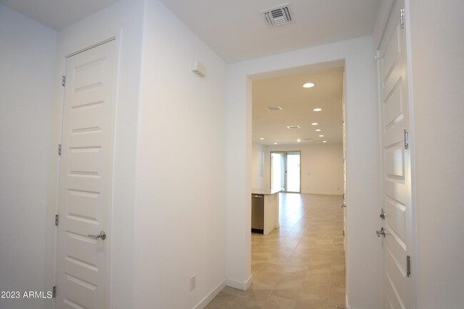 Building Photo - 9447 W Turney Ave