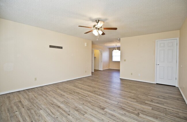 Building Photo - 9050 Grimes Dr