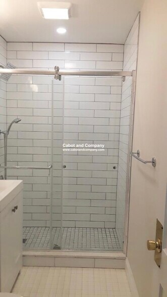 Building Photo - 473 Beacon St