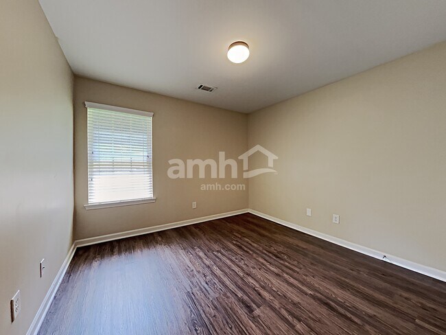 Building Photo - 2095 Mina Lane Dr