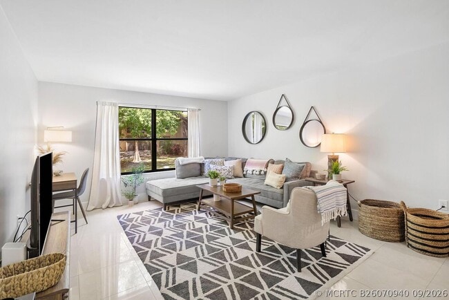 Building Photo - 13095 Belhaven Ct