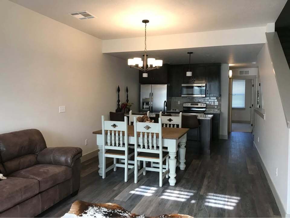 Building Photo - 106 Broken Pine Ln