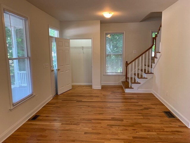 Building Photo - 493 Yonah Ave