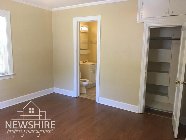 Building Photo - 24 Prancer Ave