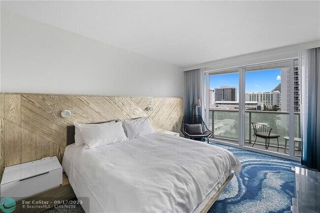 Building Photo - 3101 Bayshore Dr