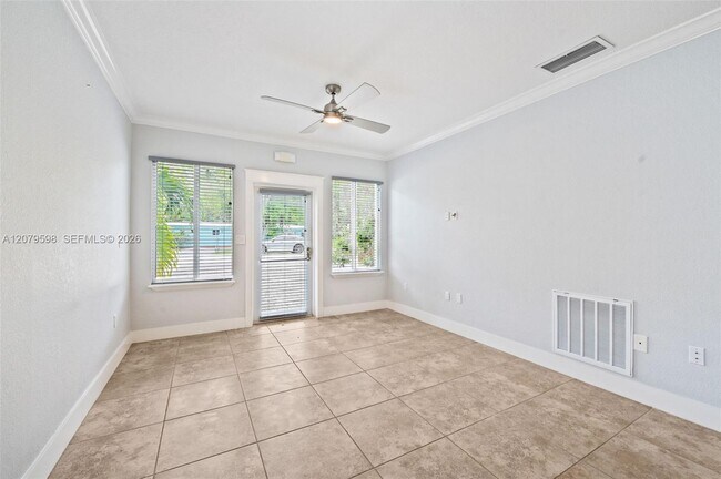 Building Photo - 4 Transylvania Ave