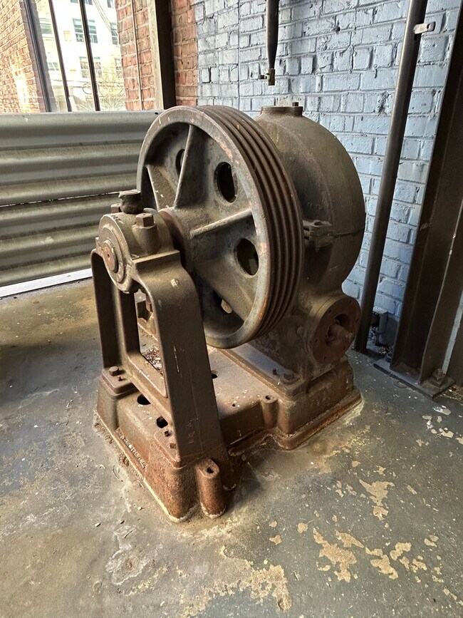 Building Photo - 426 Marietta St NW