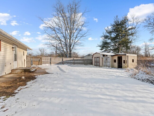 Building Photo - Charming 3-Bedroom Home with Full Basement & Backyard in Lumberton Township