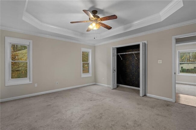 Building Photo - 2400 Salem Dr