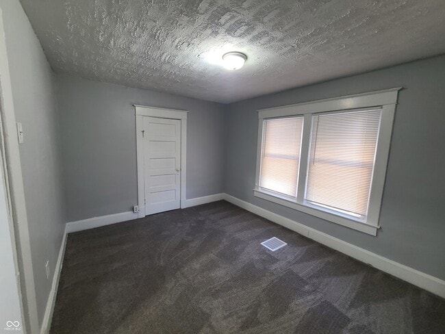 Building Photo - 4054 Byram Ave