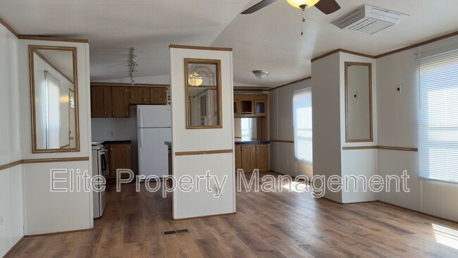 Building Photo - 98 E Byrd Dr