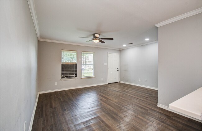 Building Photo - 6830 New York St