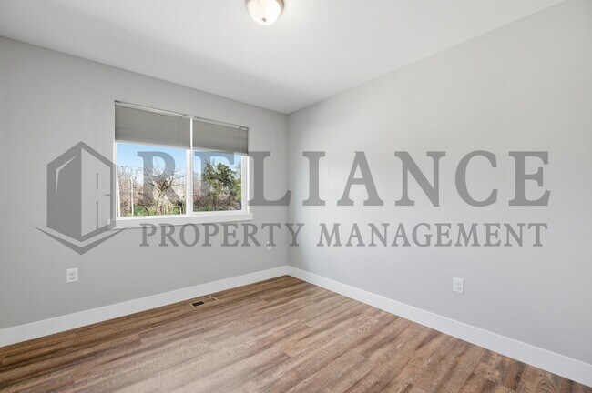 Building Photo - 4515 E 45th St N