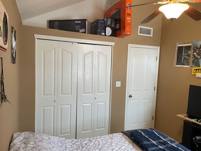 Building Photo - West El Paso 4 Bed 2.5 Bath Refrig A/C