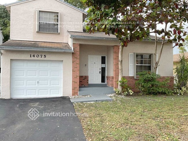 Building Photo - 14075 Langley Pl